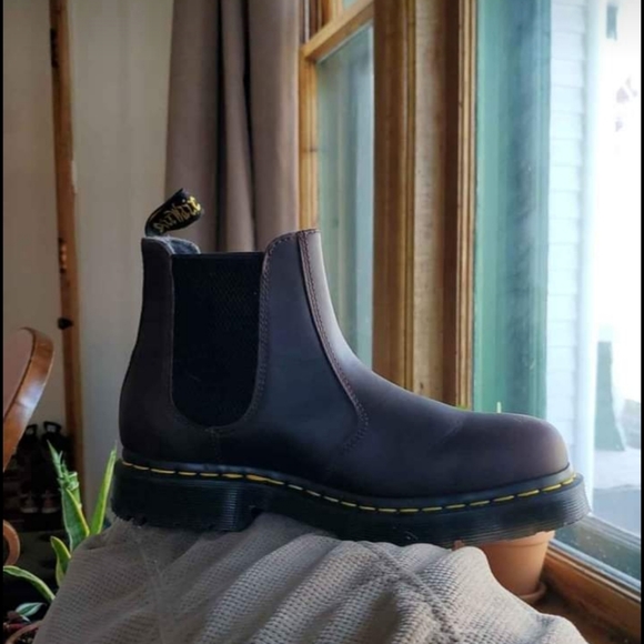 Dr. Martens Shoes - Dr martens chealsea boots